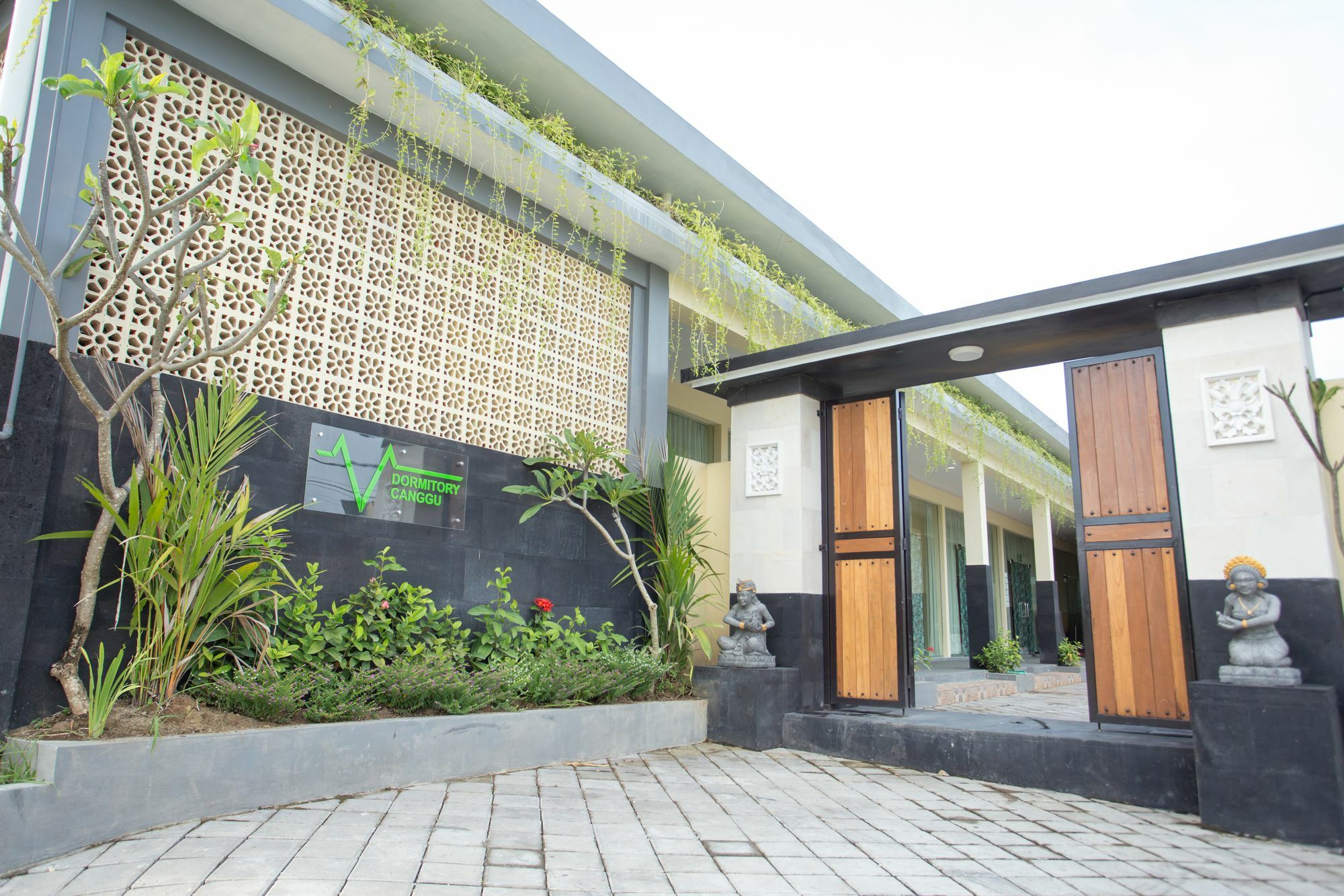 V Canggu Dormitory Esterno foto